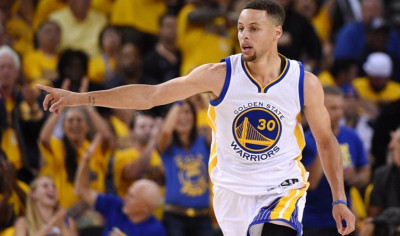 Goks, Kartu Basket Stephen Curry Terjual Rp85 Miliar! thumbnail